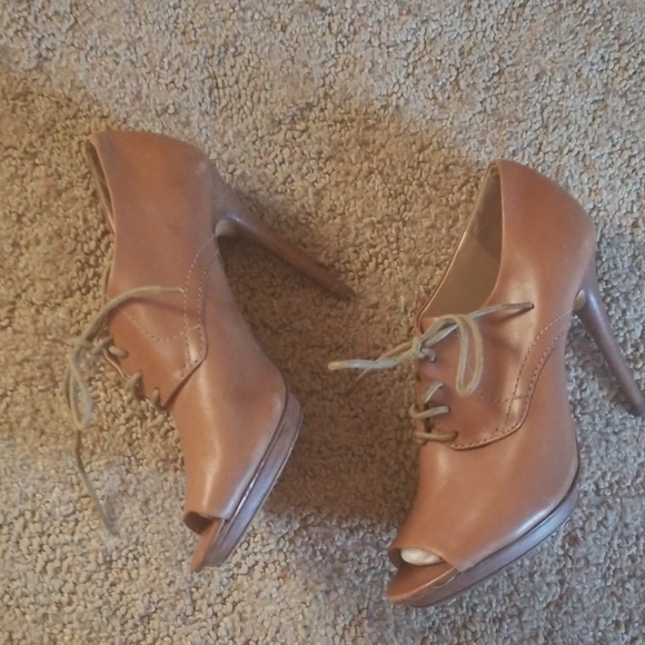 Michael Kors booties - Picture 4 of 8